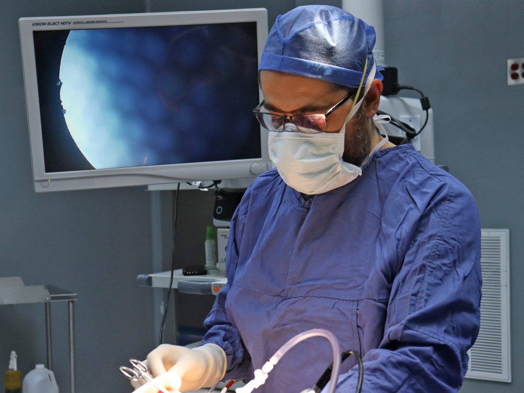 Dr Gabriel Rosales cirujano bariatra